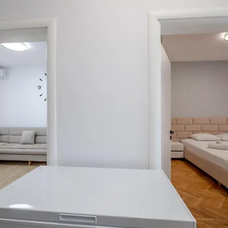 Apartment Huna