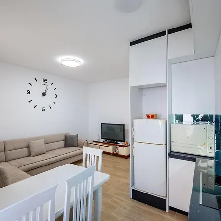 Huna Apartment