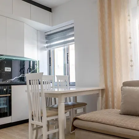 Huna Apartment *