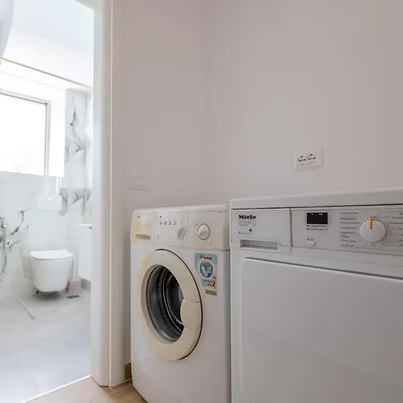 Huna Apartment Sarande