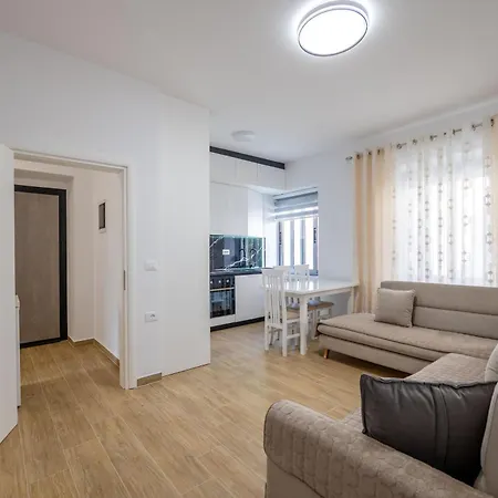 Apartment Huna