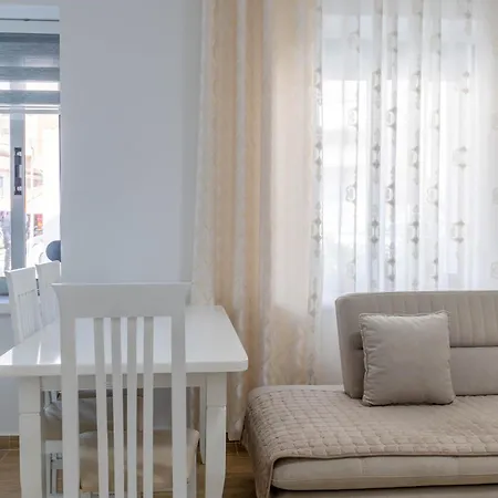 Apartment Huna